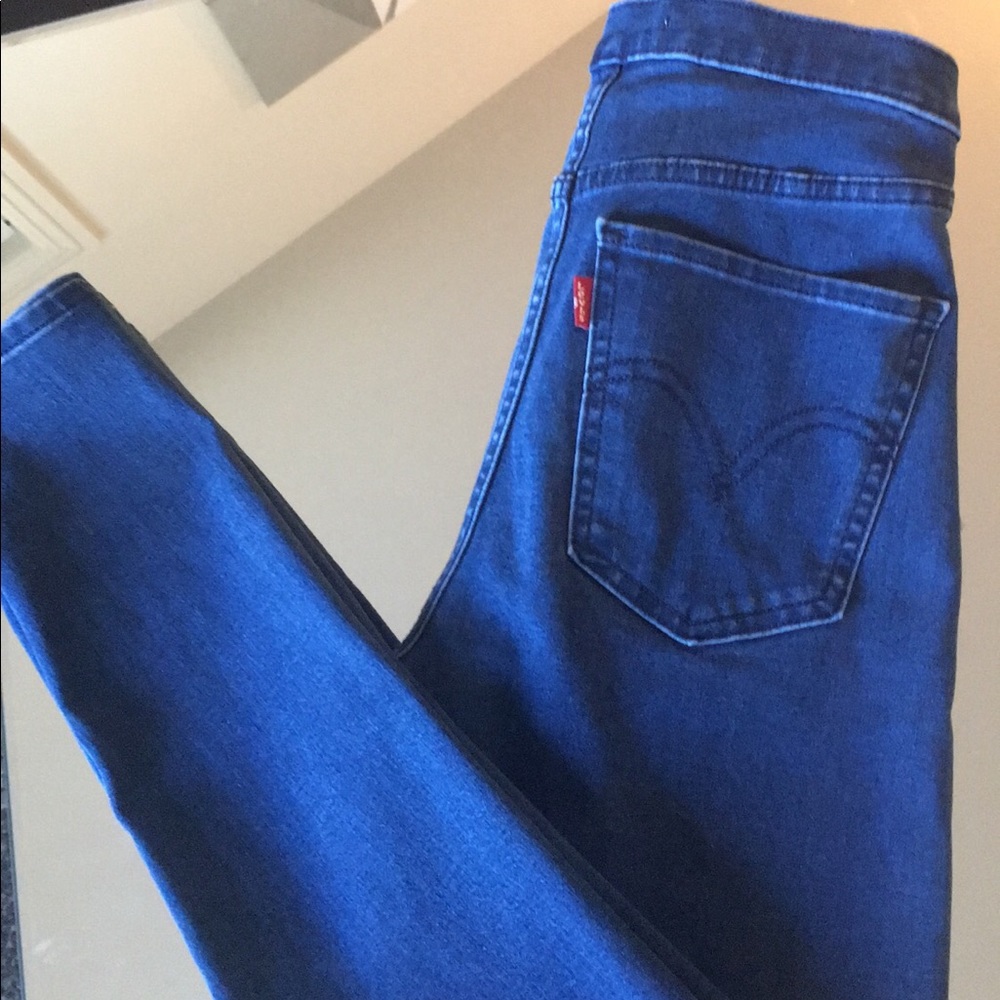 Levi’s size xs runaround